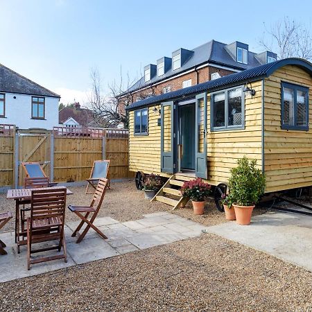 Pass The Keys Whitstable Shepherds Hut Minutes From The Harbourヴィラ エクステリア 写真