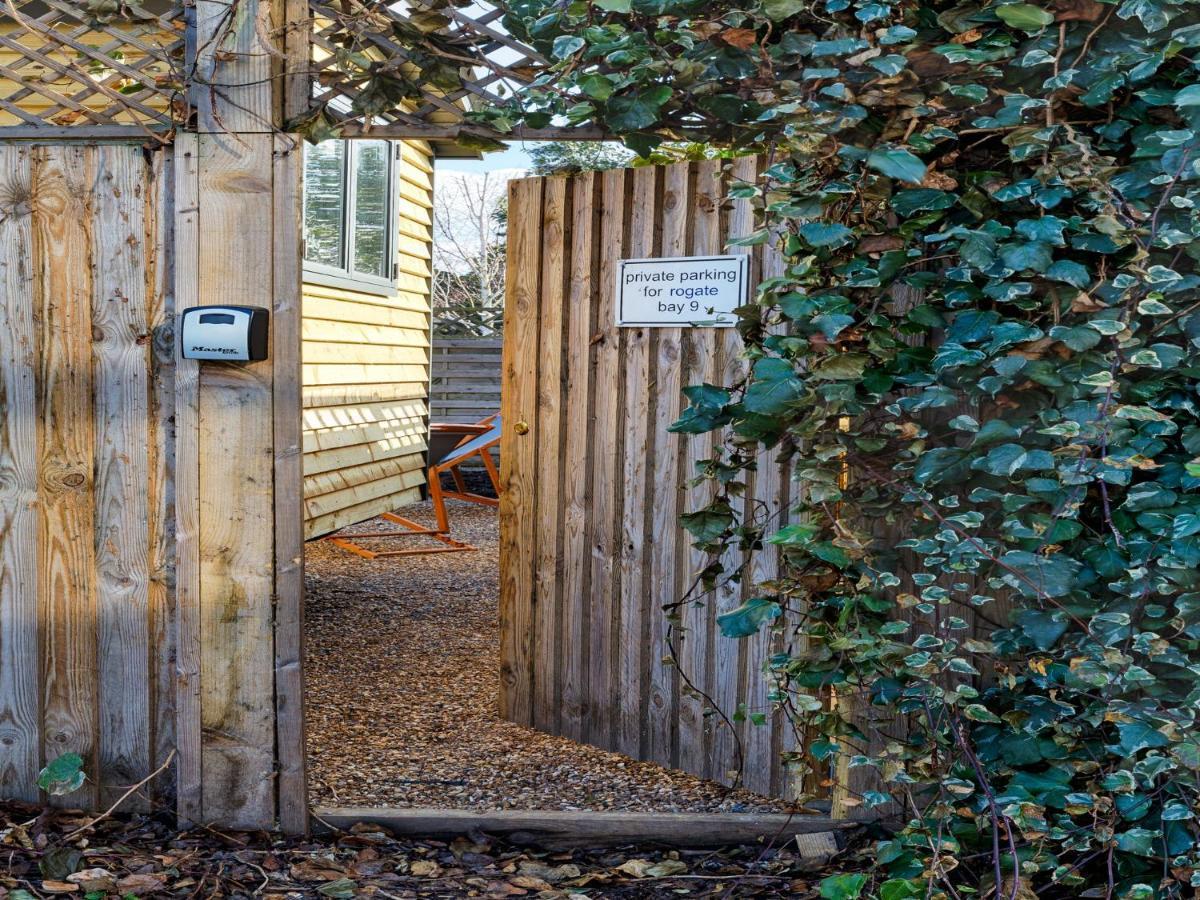 Pass The Keys Whitstable Shepherds Hut Minutes From The Harbourヴィラ エクステリア 写真