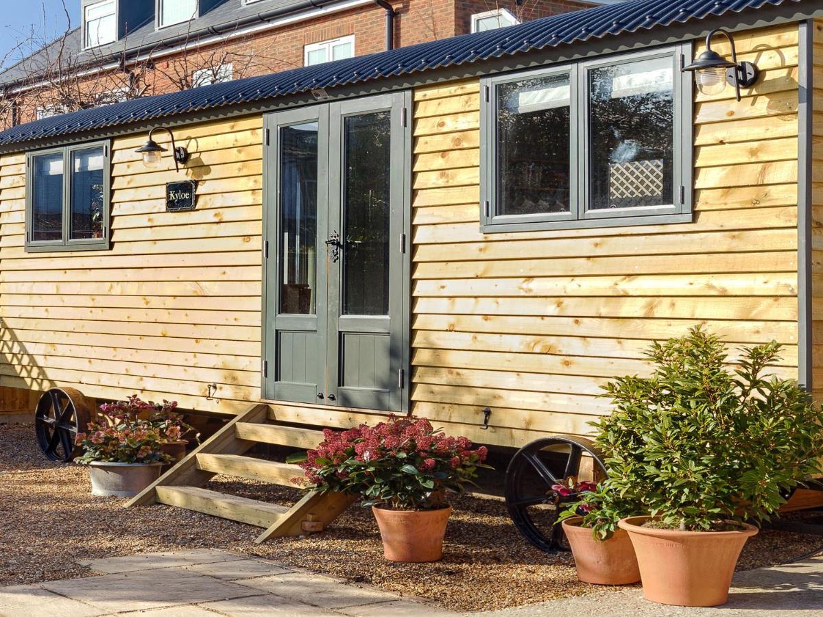 Pass The Keys Whitstable Shepherds Hut Minutes From The Harbourヴィラ エクステリア 写真